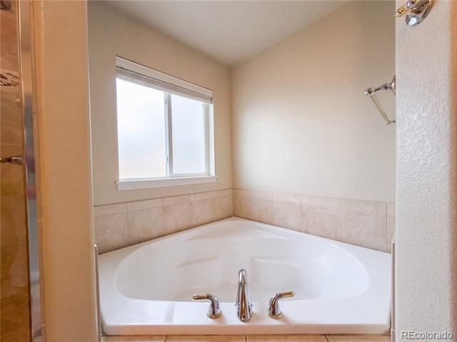 1138 Wyndemere Circle, Longmont, CO 80504