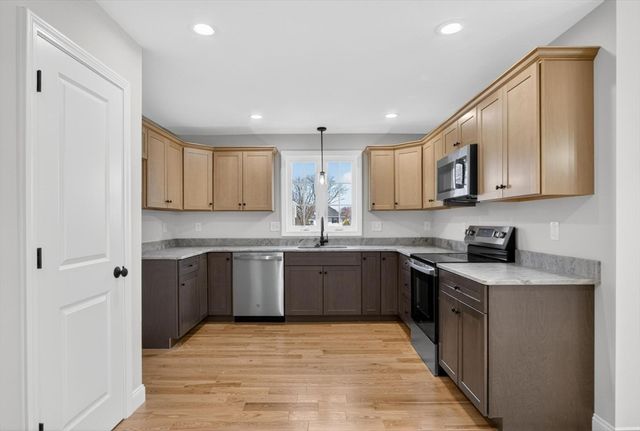 22 Greystone 22, Haverhill, MA 01835