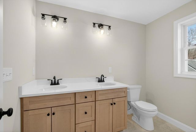 22 Greystone 22, Haverhill, MA 01835