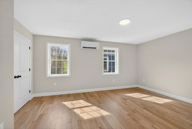 22 Greystone 22, Haverhill, MA 01835