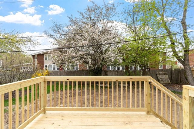 22 Greystone 22, Haverhill, MA 01835