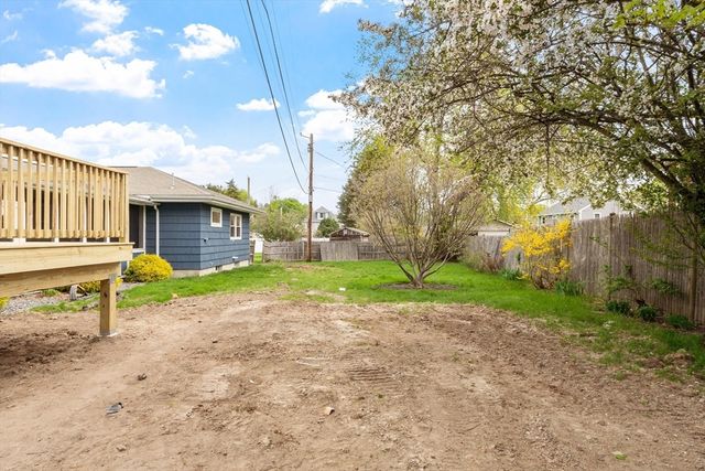 22 Greystone 22, Haverhill, MA 01835