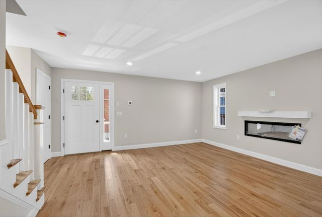22 Greystone 22, Haverhill, MA 01835