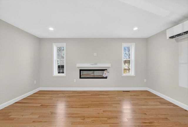 22 Greystone 22, Haverhill, MA 01835