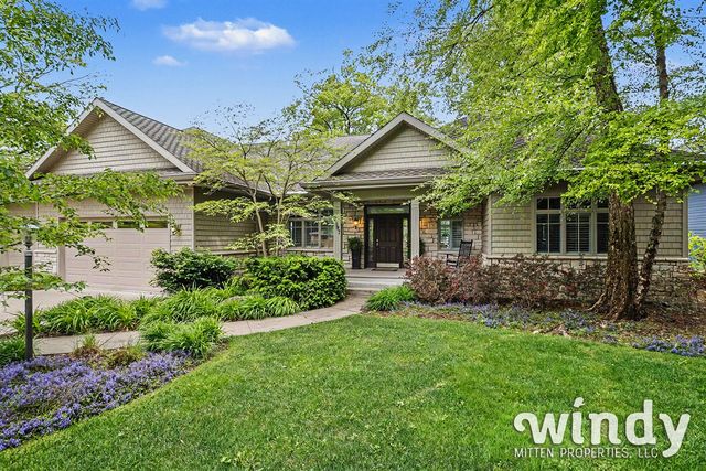 7897 Lakewood Drive, Coloma, MI 49038