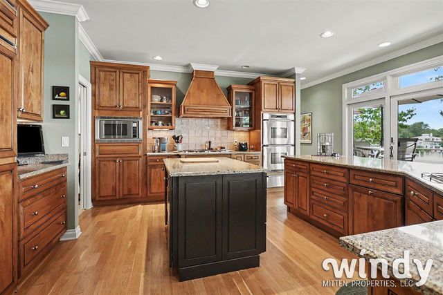 7897 Lakewood Drive, Coloma, MI 49038