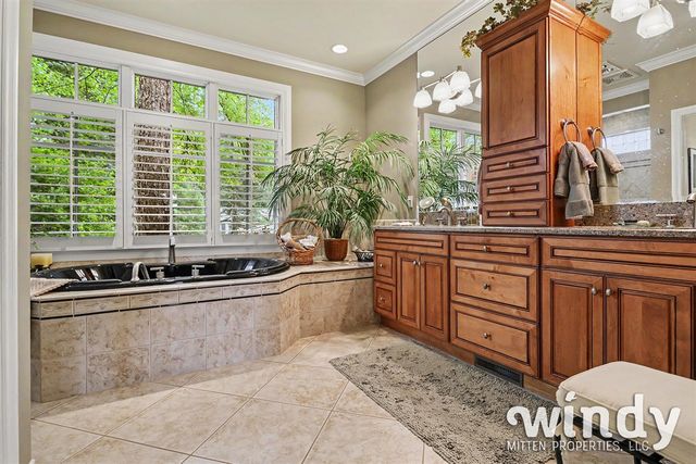 7897 Lakewood Drive, Coloma, MI 49038