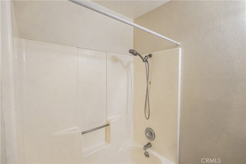 Image 10 of property listing at 19 Sun Valley Court, Merced, CA 95348