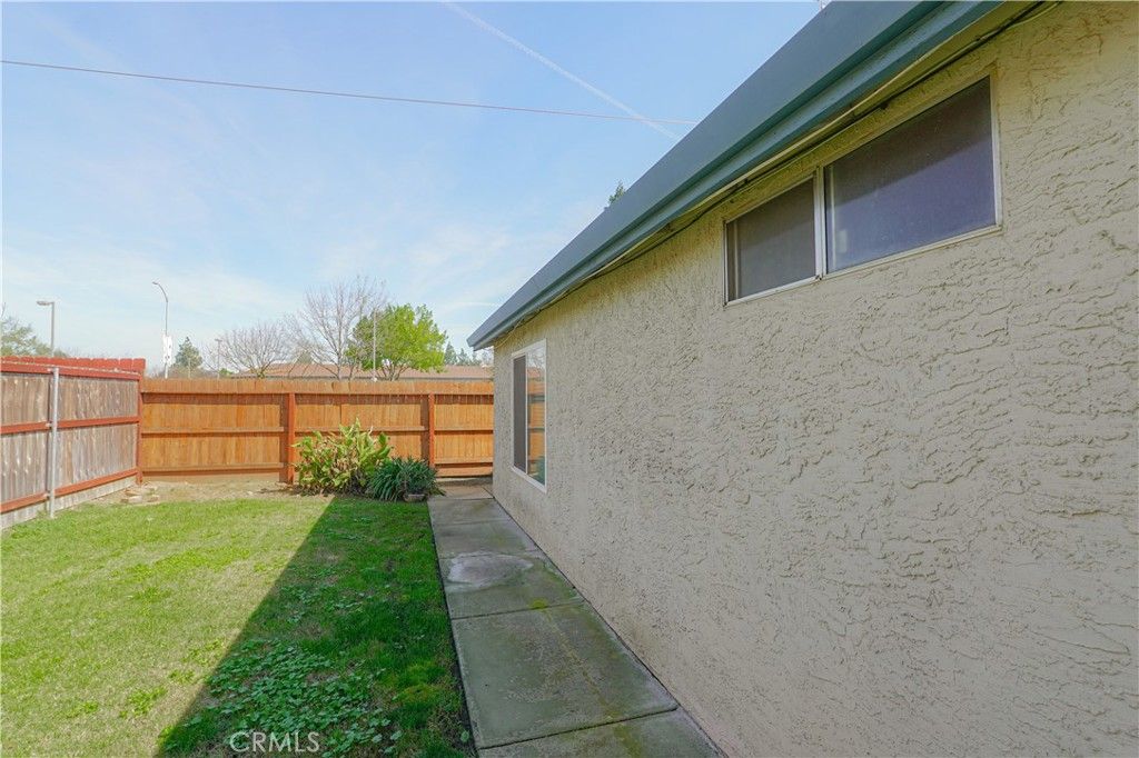 Image 14 of property listing at 19 Sun Valley Court, Merced, CA 95348