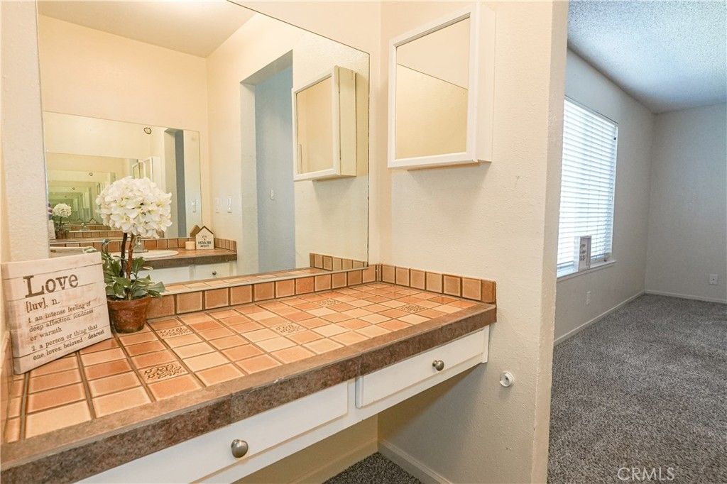 Image 8 of property listing at 19 Sun Valley Court, Merced, CA 95348