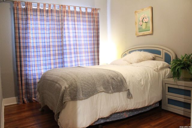 326 E French Pl, San Antonio, TX 78212