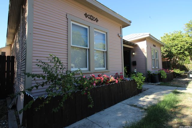 326 E French Pl, San Antonio, TX 78212