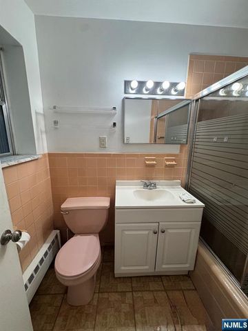 2200 Center Avenue E7, Fort Lee, NJ 07024