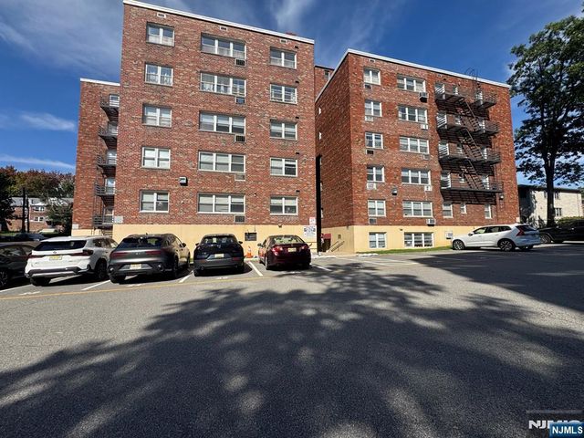 2200 Center Avenue E7, Fort Lee, NJ 07024