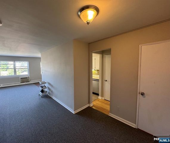 2200 Center Avenue E7, Fort Lee, NJ 07024