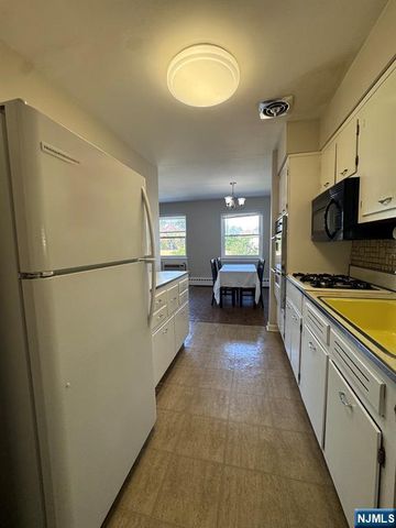 2200 Center Avenue E7, Fort Lee, NJ 07024