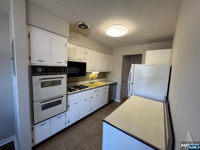 2200 Center Avenue E7, Fort Lee, NJ 07024