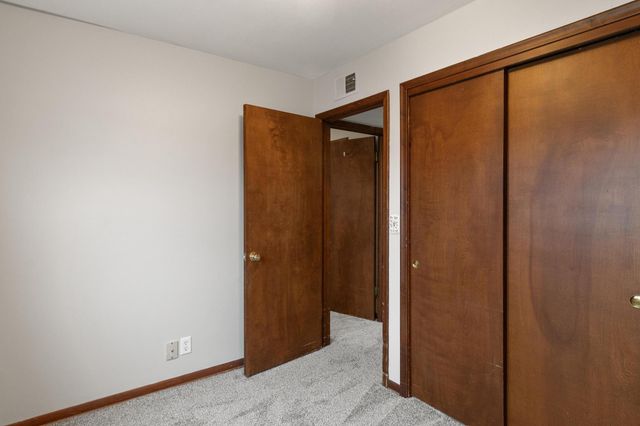 2900 RENNER Drive, Council Bluffs, IA 51501