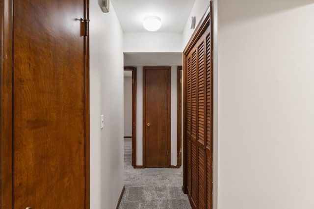 2900 RENNER Drive, Council Bluffs, IA 51501