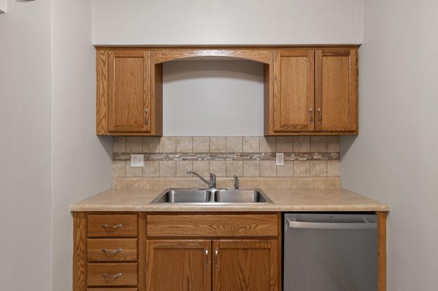 2900 RENNER Drive, Council Bluffs, IA 51501