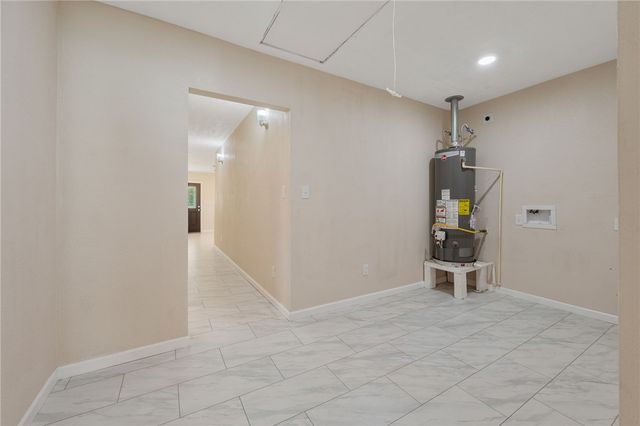 401 East Third Street, Hearne, TX 77859