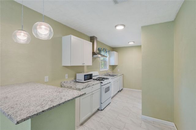 401 East Third Street, Hearne, TX 77859