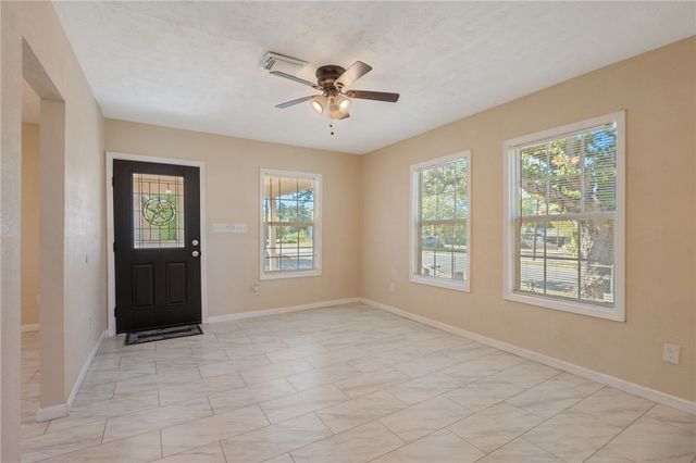 401 East Third Street, Hearne, TX 77859