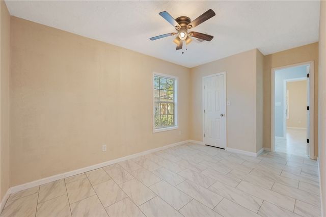 401 East Third Street, Hearne, TX 77859