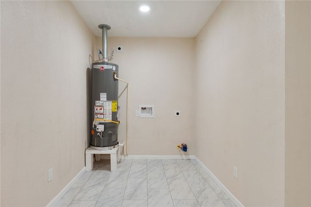 401 East Third Street, Hearne, TX 77859