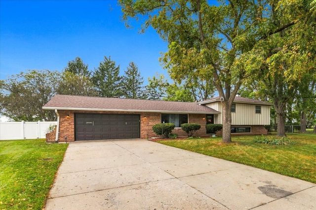 23949 W Plainsman Circle, Plainfield, IL 60586