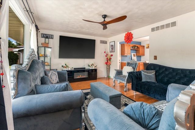 23949 W Plainsman Circle, Plainfield, IL 60586