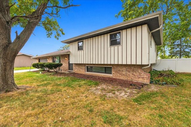 23949 W Plainsman Circle, Plainfield, IL 60586