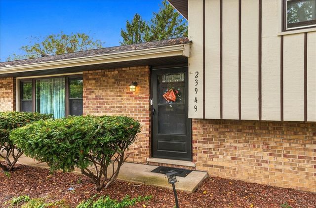 23949 W Plainsman Circle, Plainfield, IL 60586