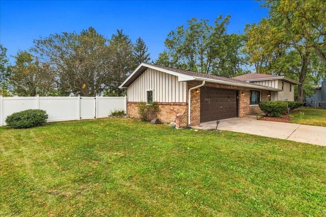23949 W Plainsman Circle, Plainfield, IL 60586