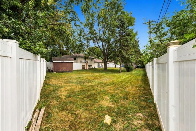 23949 W Plainsman Circle, Plainfield, IL 60586