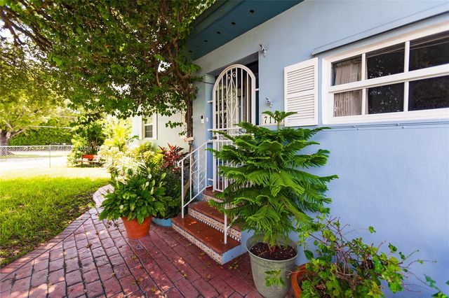 7110 SW 13th Ter, Miami, FL 33144