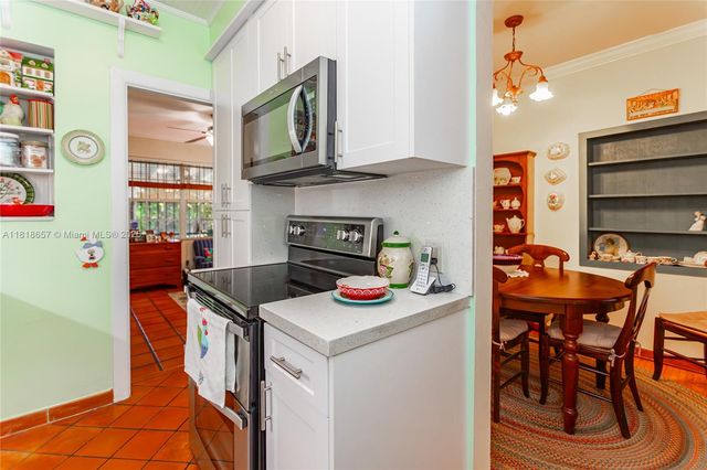 7110 SW 13th Ter, Miami, FL 33144