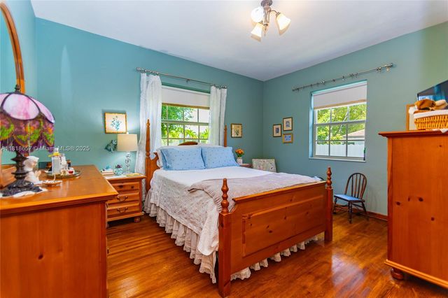 7110 SW 13th Ter, Miami, FL 33144