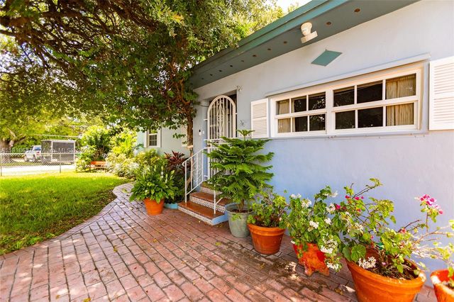 7110 SW 13th Ter, Miami, FL 33144