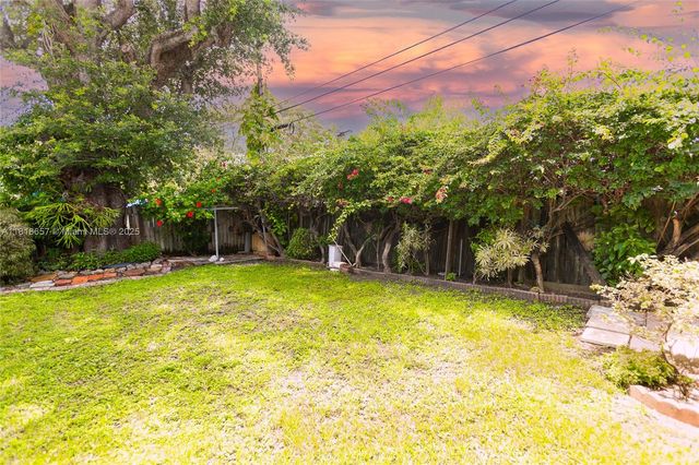 7110 SW 13th Ter, Miami, FL 33144