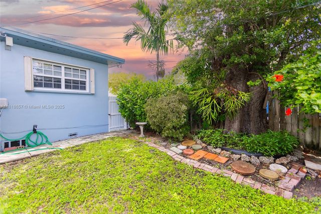 7110 SW 13th Ter, Miami, FL 33144