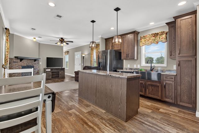71 Henry Lane, Decherd, TN 37324