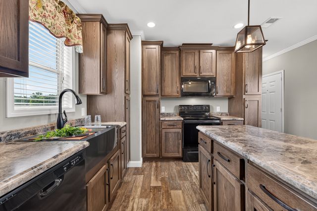 71 Henry Lane, Decherd, TN 37324