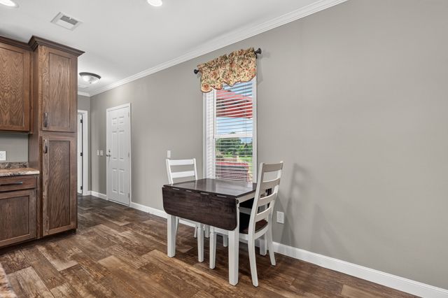 71 Henry Lane, Decherd, TN 37324