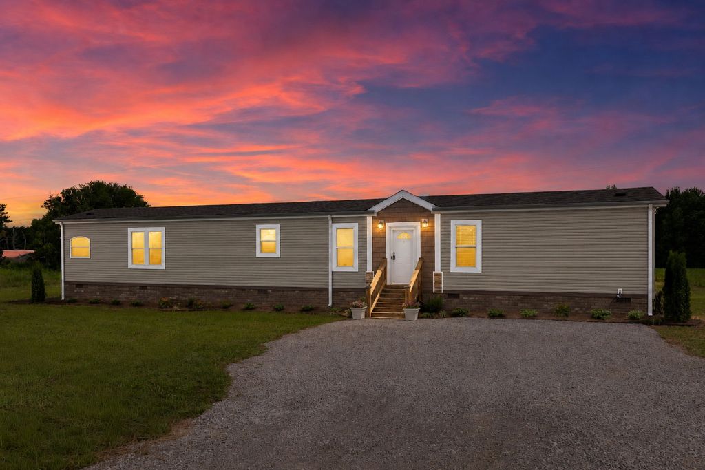 71 Henry Lane, Decherd, TN 37324