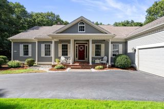11 Sycamore Ave, Bourne, MA 02562