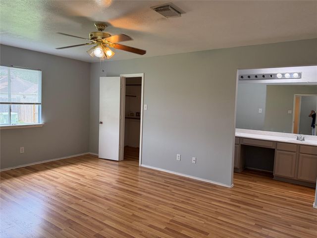 7427 Briargate Drive, Houston, TX 77489