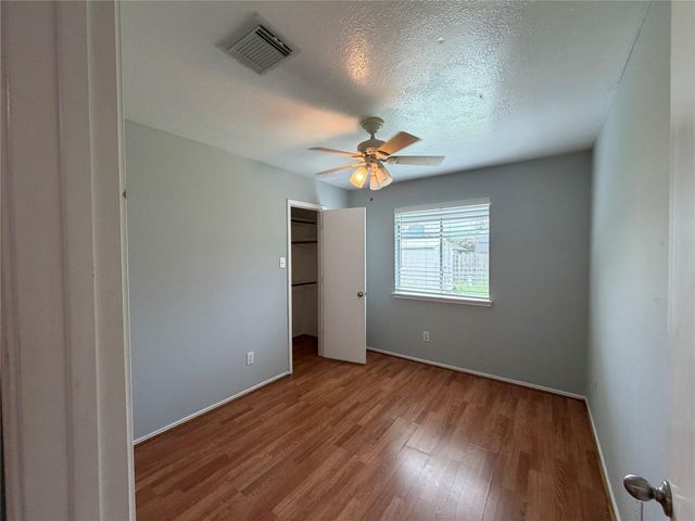7427 Briargate Drive, Houston, TX 77489