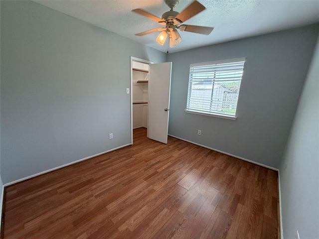 7427 Briargate Drive, Houston, TX 77489