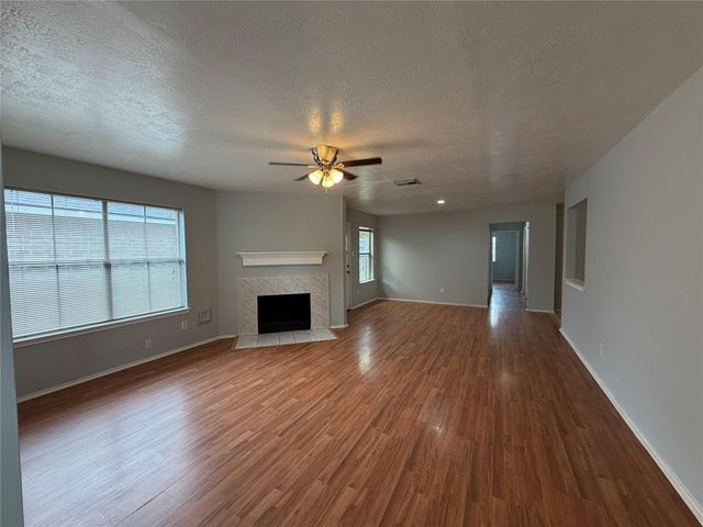 7427 Briargate Drive, Houston, TX 77489